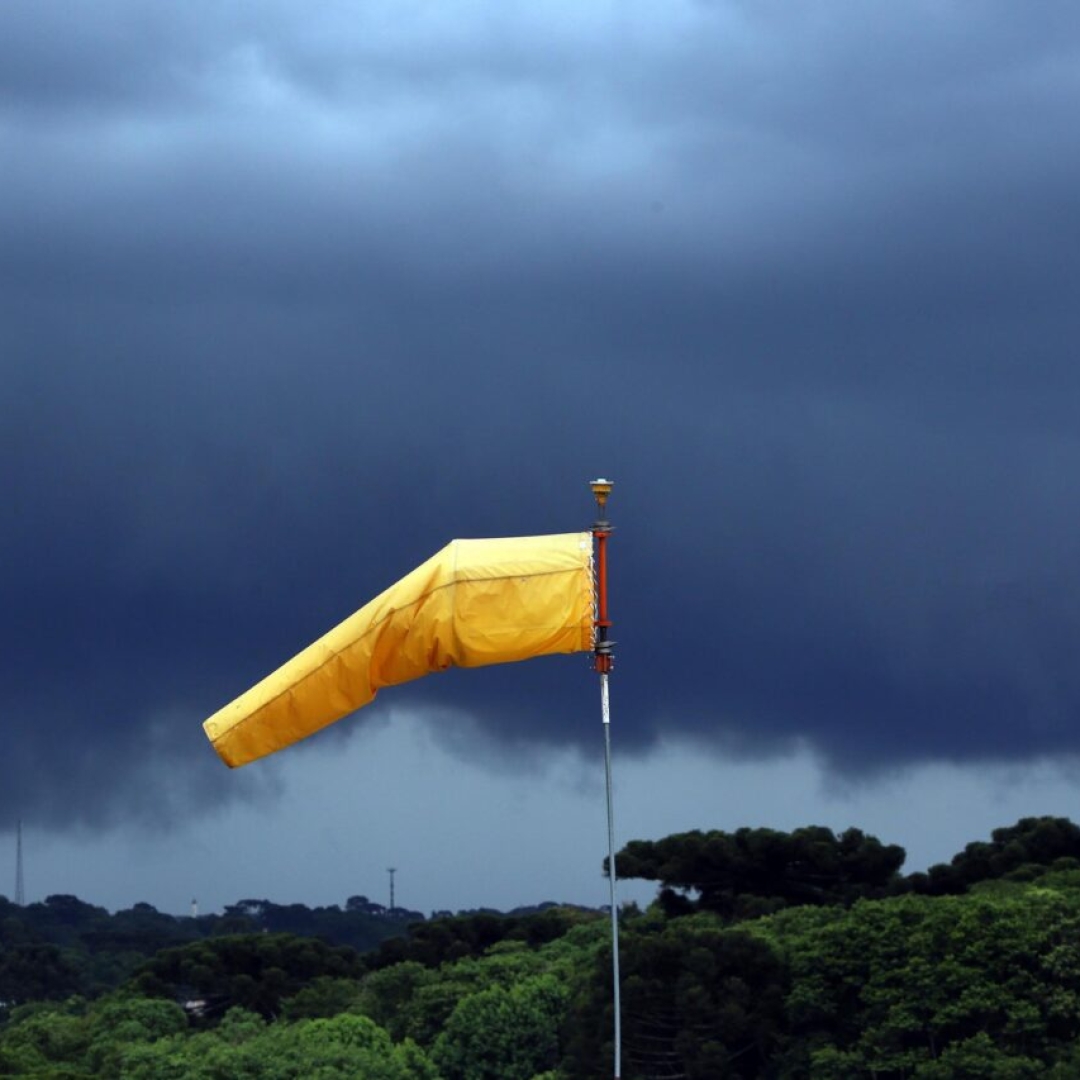 Alerta de chuvas e tempestades no Paraná