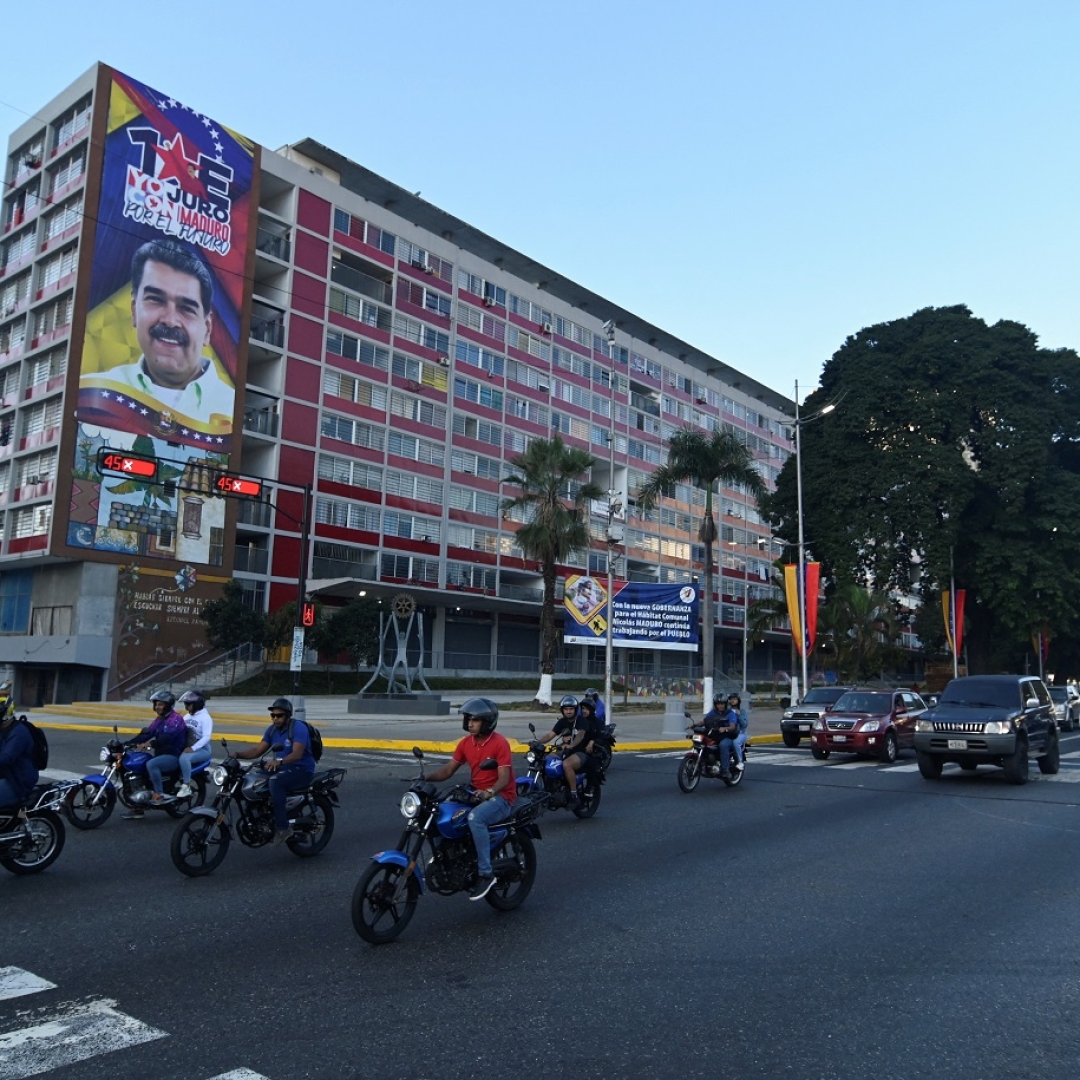 ONGs e oposição denunciam prisões antes de protestos contra posse de Maduro