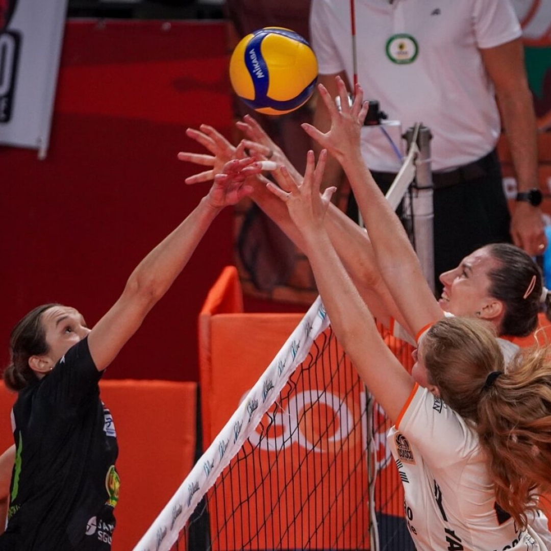 Unilife Maringá perde para Osasco na Superliga Feminina de Vôlei