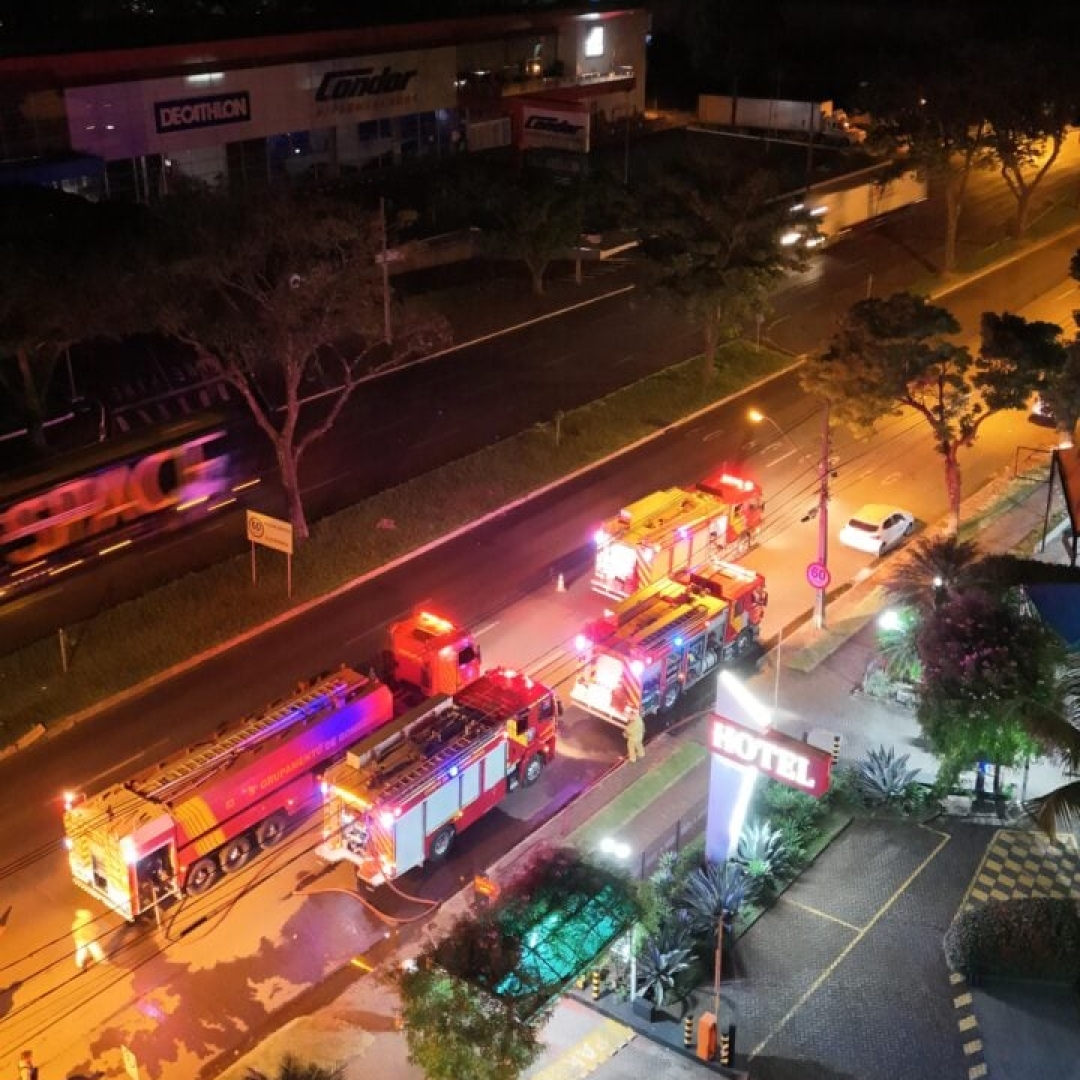 Incêndio em hotel de Maringá deixa sete feridos