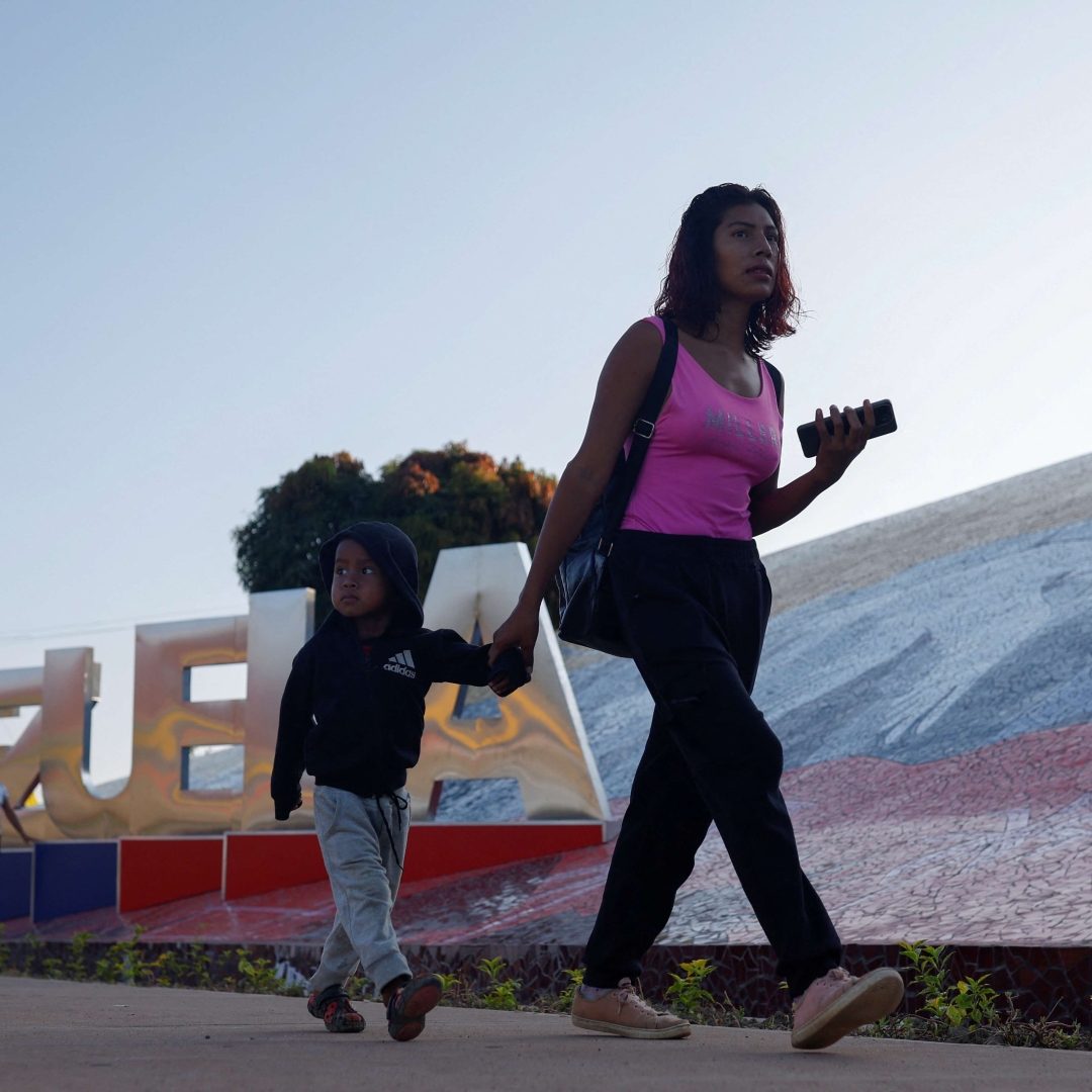 Fronteira Venezuela-Brasil fechada por autoridades venezuelanas até segunda-feira