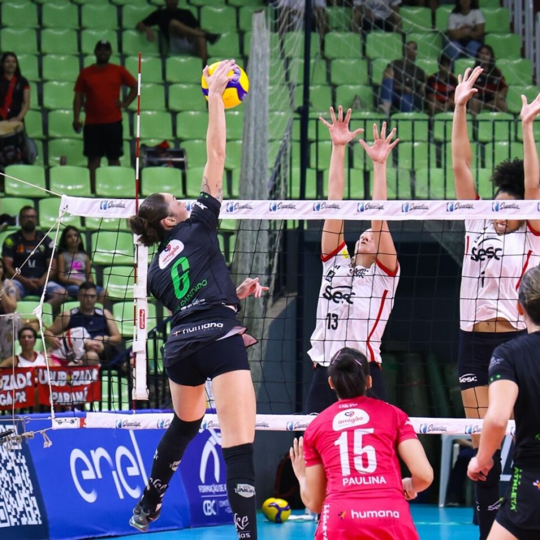 Unilife Maringá perde para o Sesc Flamengo na Superliga Feminina de Vôlei