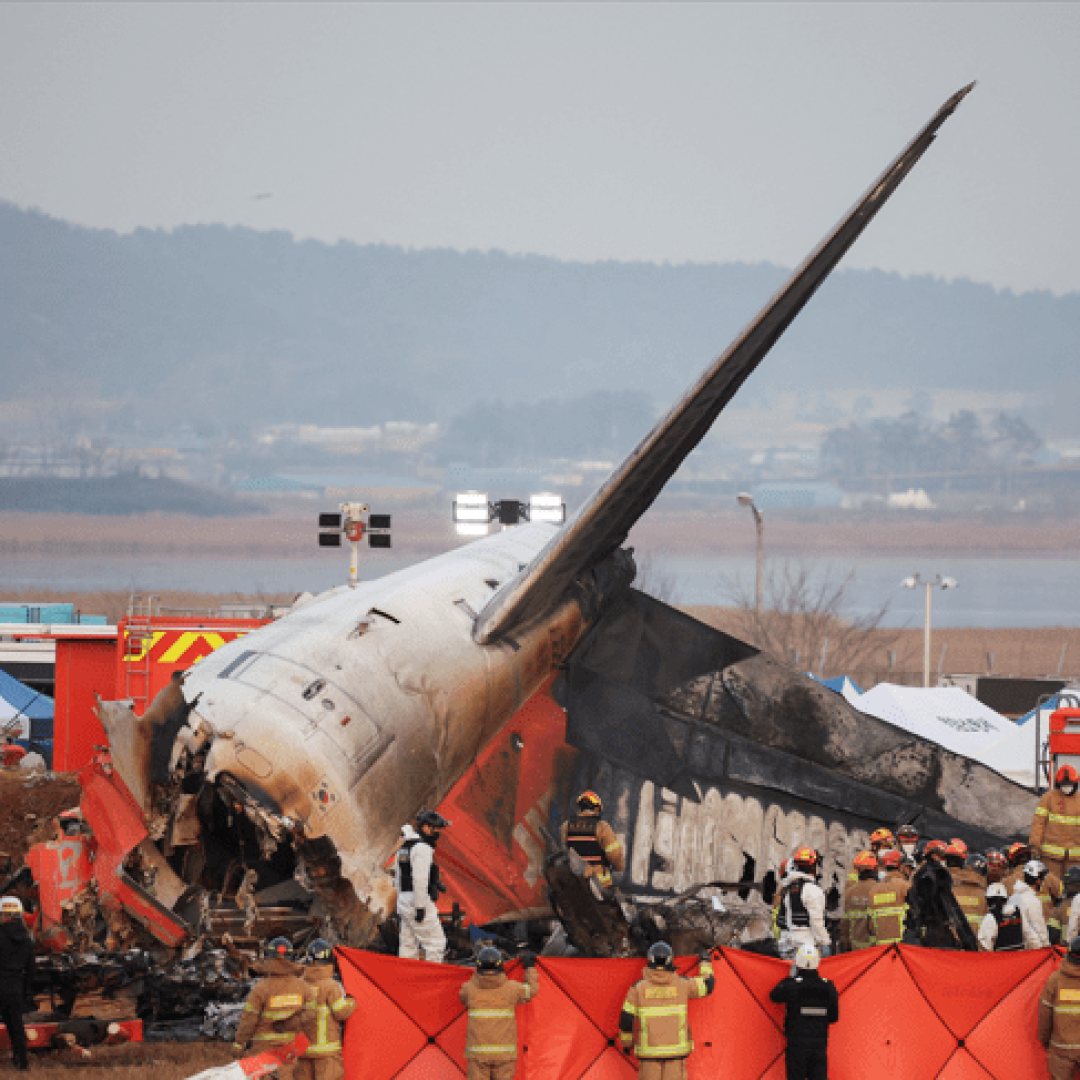 Caixas-pretas do avião da Coreia do Sul pararam de registrar dados antes do acidente