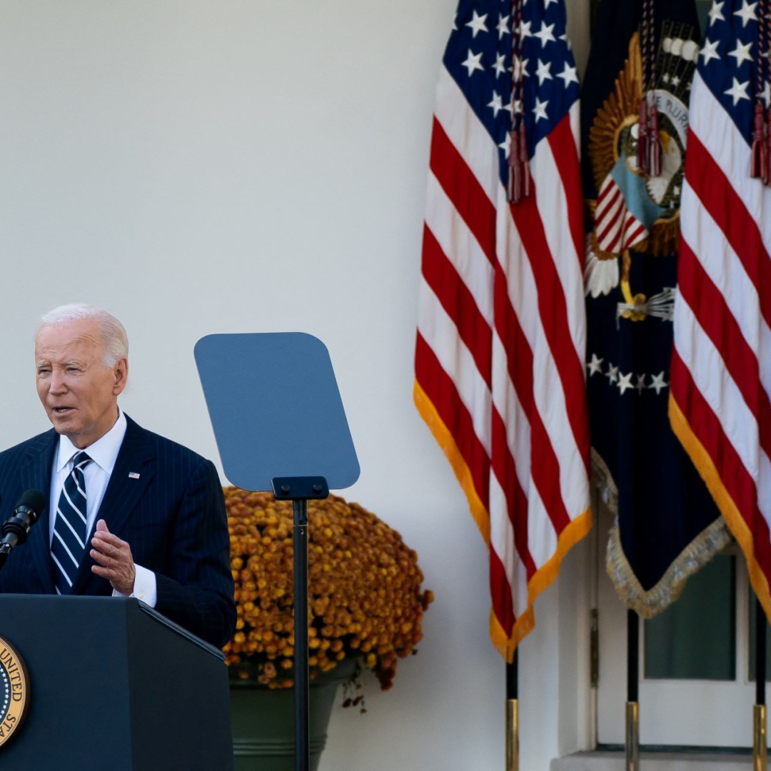 Biden cancela empréstimos estudantis de mais de 150 mil pessoas