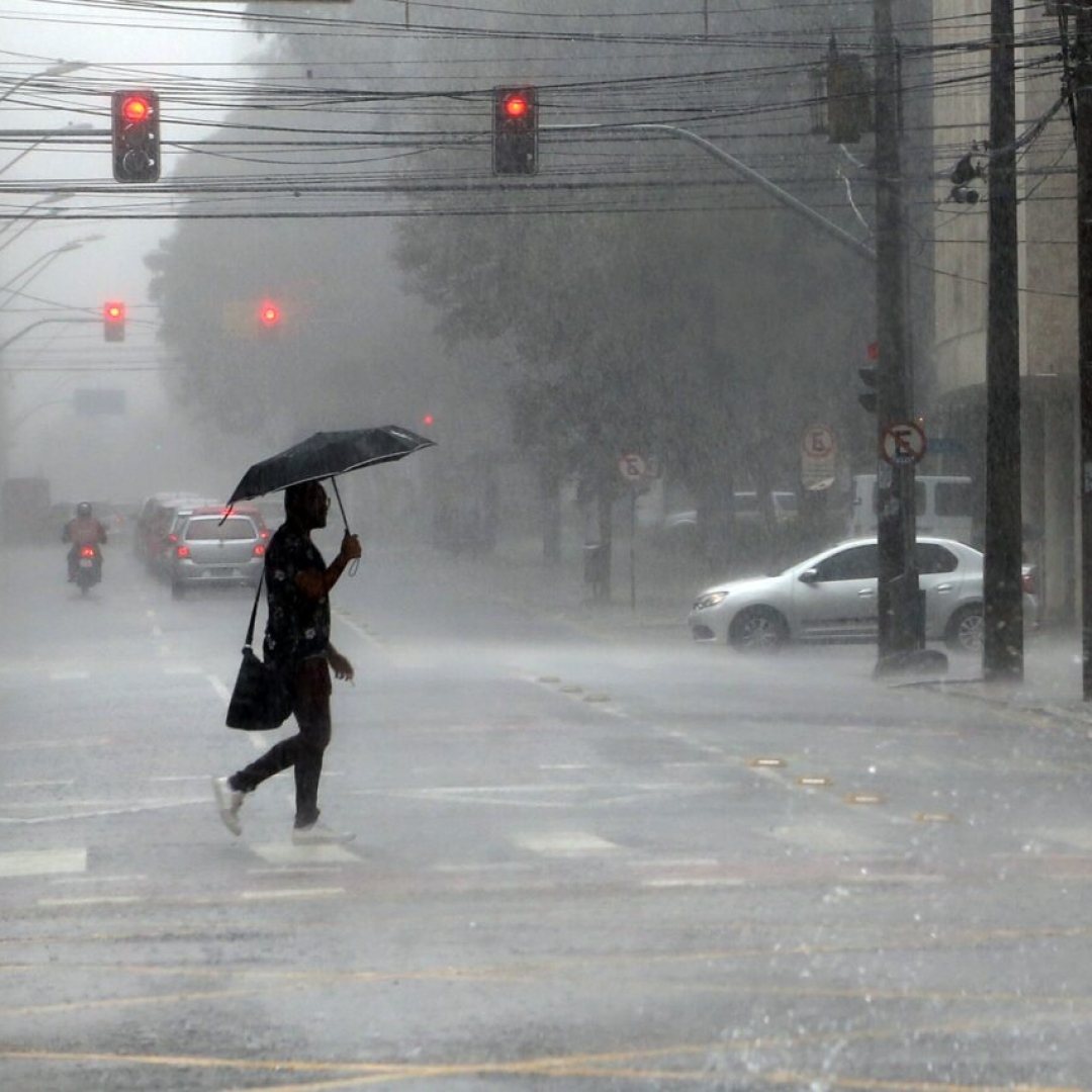 Alerta de tempestade em 151 cidades do Paraná