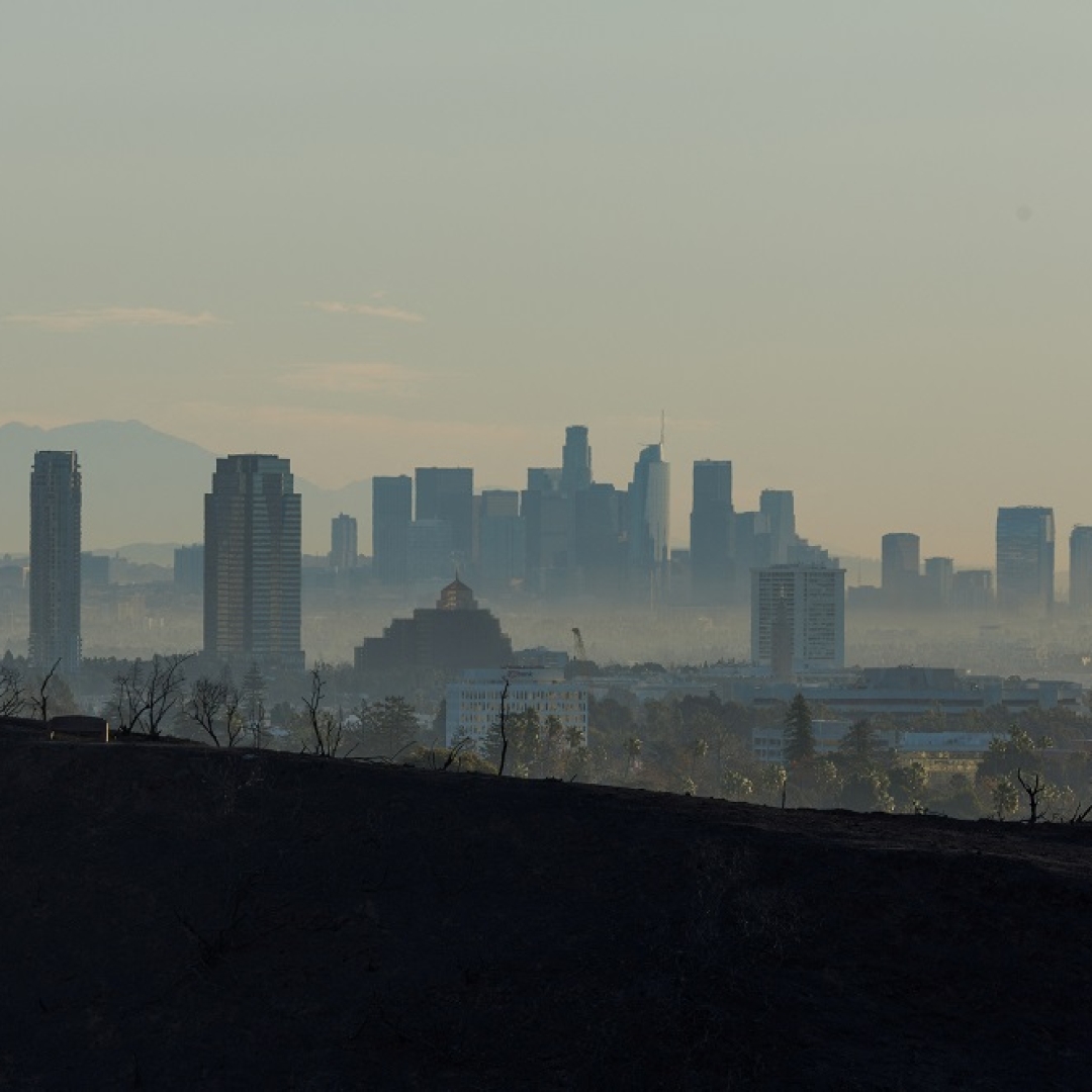 Incêndios devastam Los Angeles e preocupam autoridades