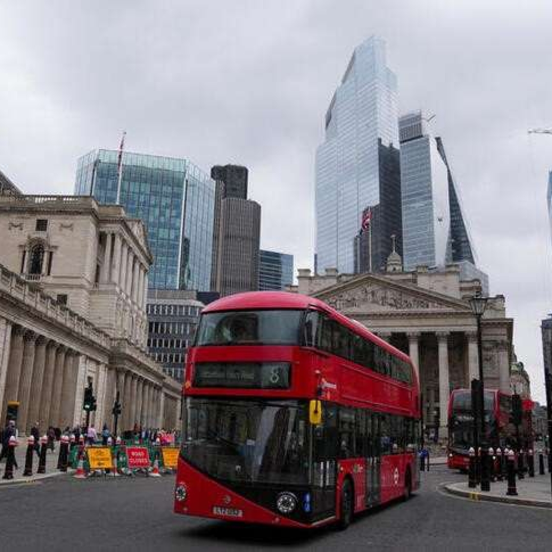 Inflação britânica desacelera em dezembro