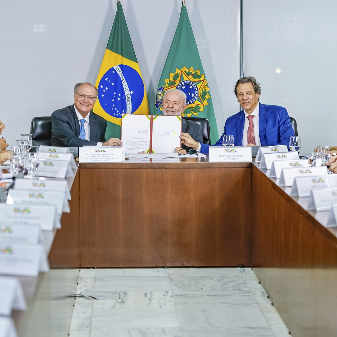 Lula convoca reunião ministerial para cobrar entregas e discutir reforma