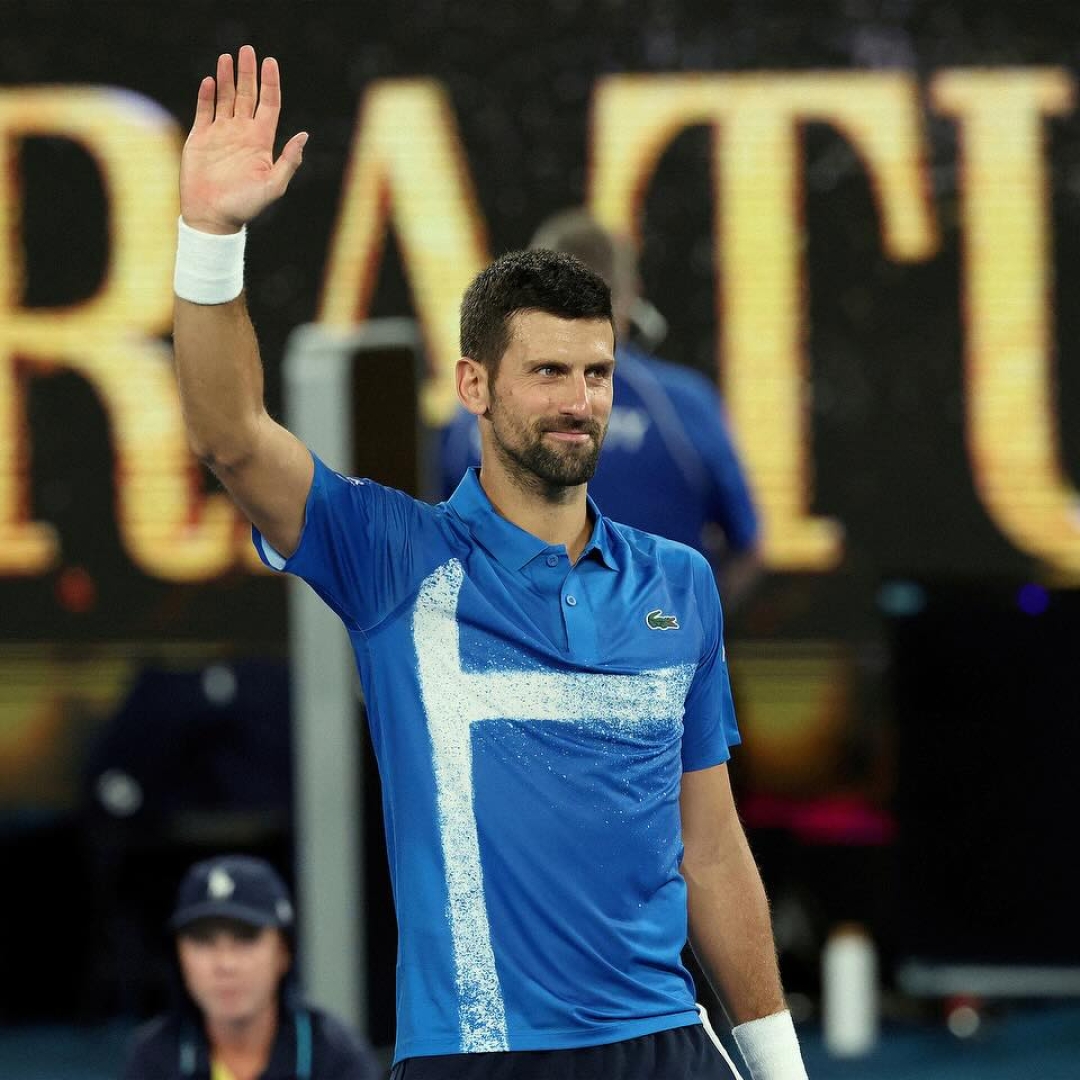 Novak Djokovic avança para semifinal do Aberto da Austrália mesmo com dores