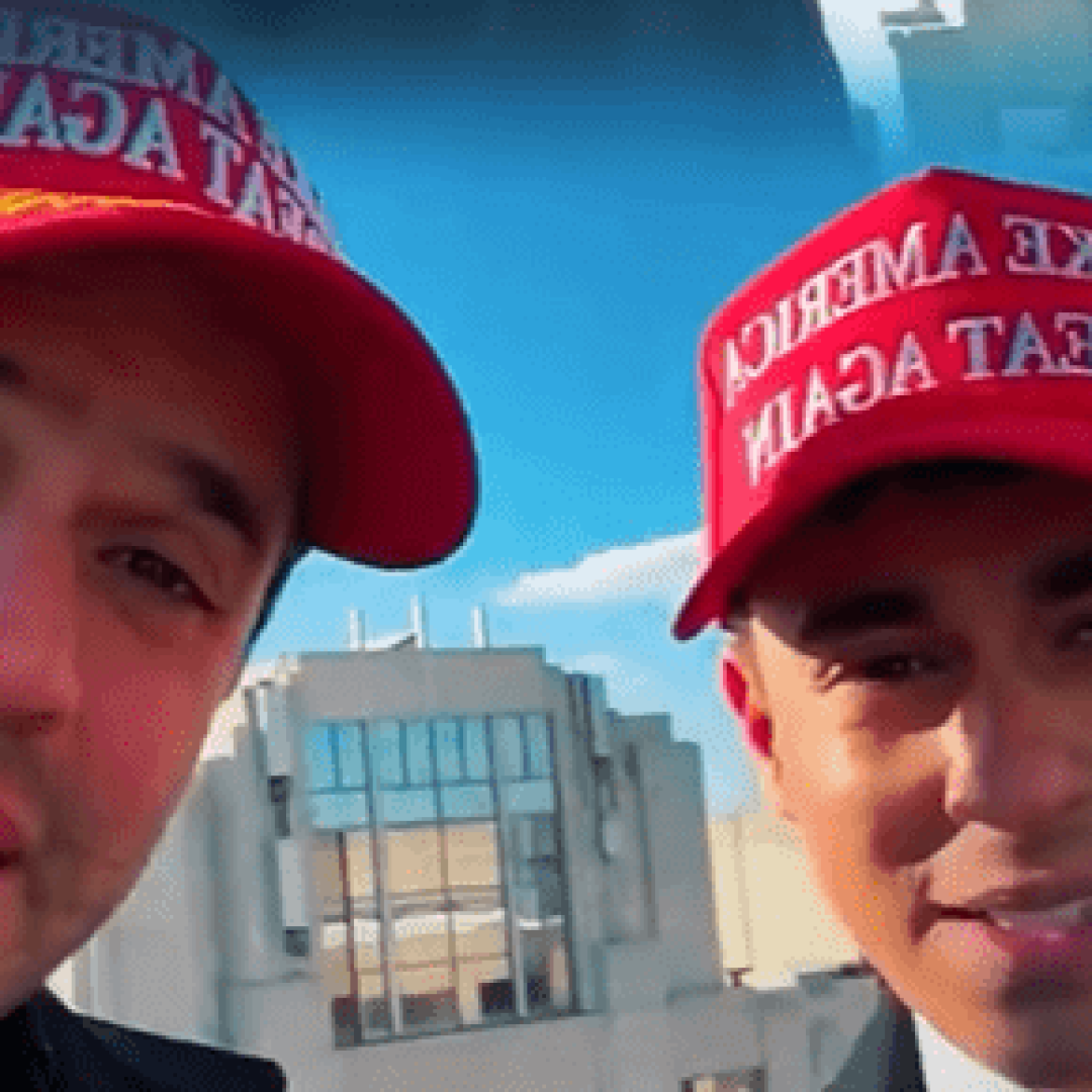 Deputado bolsonarista e ex-candidato se encontram em Washington para posse de Trump