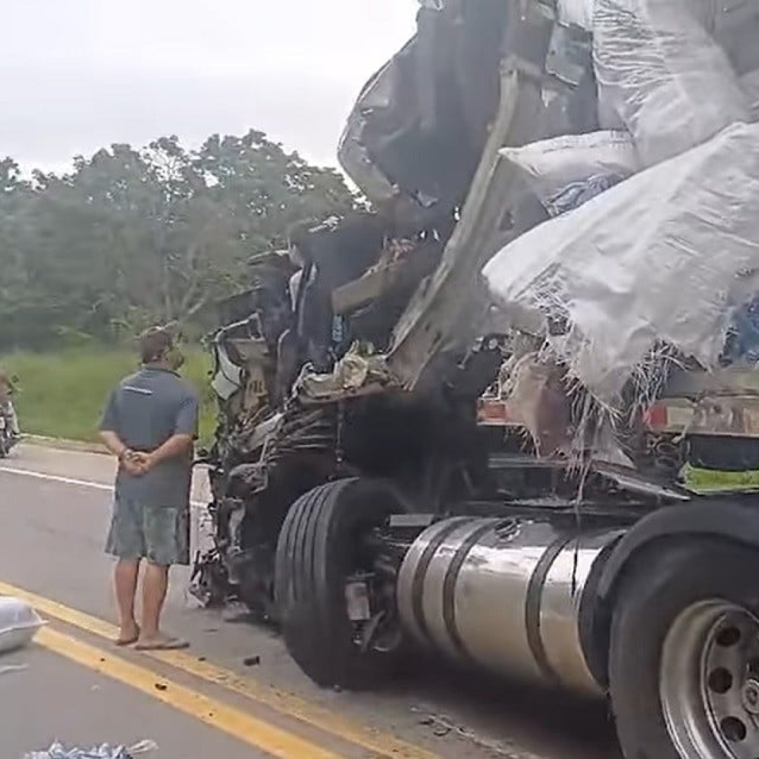 Pai morre em acidente na BR-116 em Minas Gerais