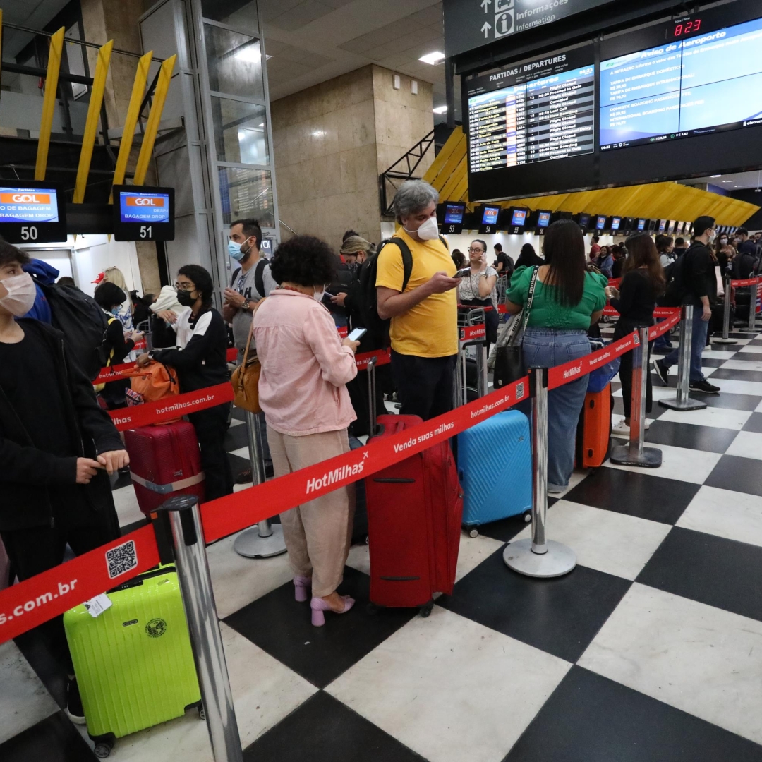 Ministro de Portos e Aeroportos fala sobre possível fusão entre Azul e Gol