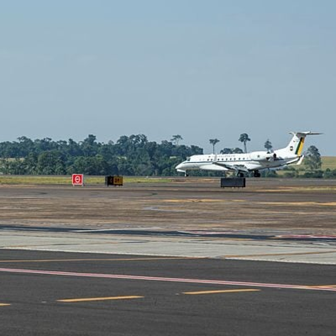 Ministro celebra ampliação do Aeroporto de Foz do Iguaçu