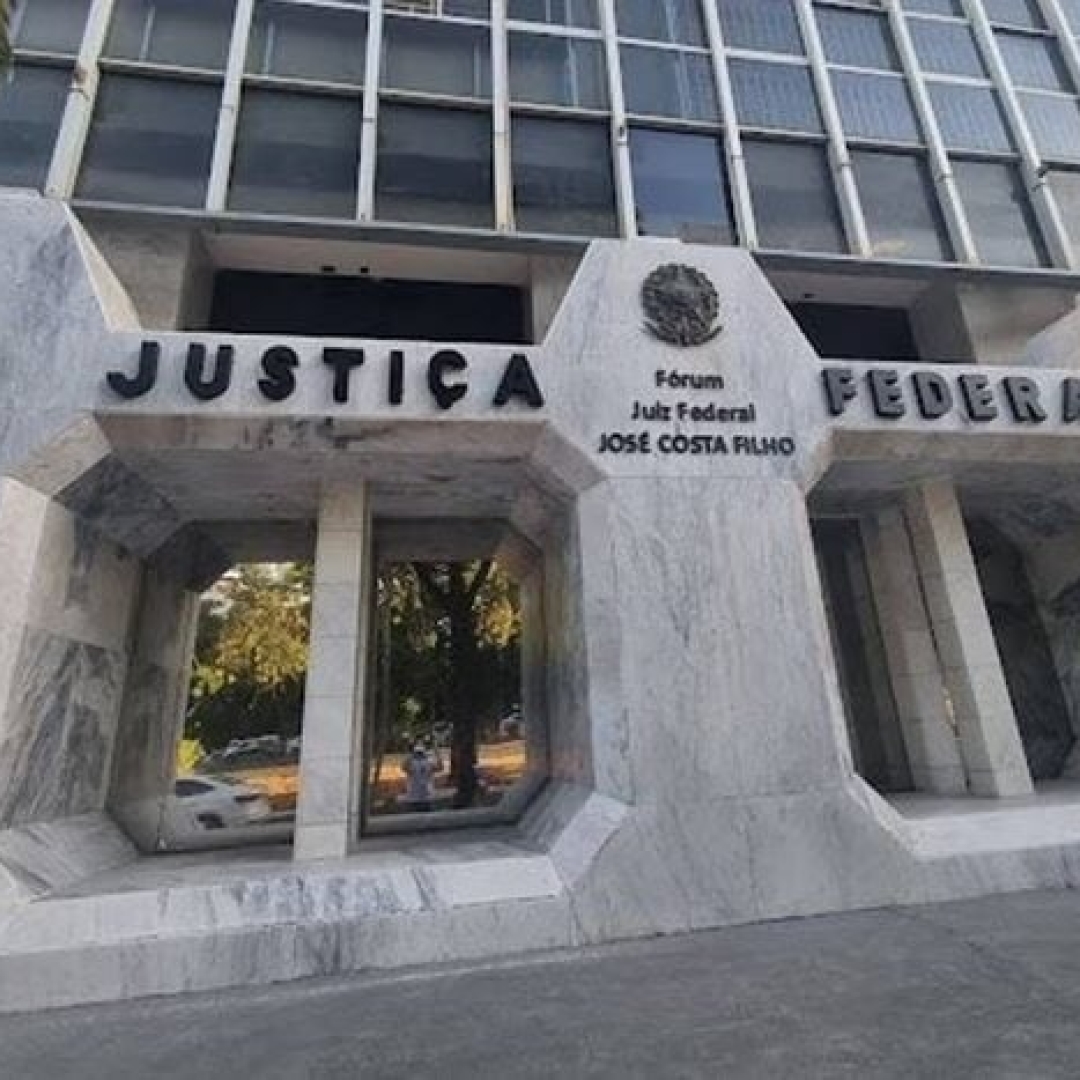 Juíza reconhece erro em processo e muda decisão