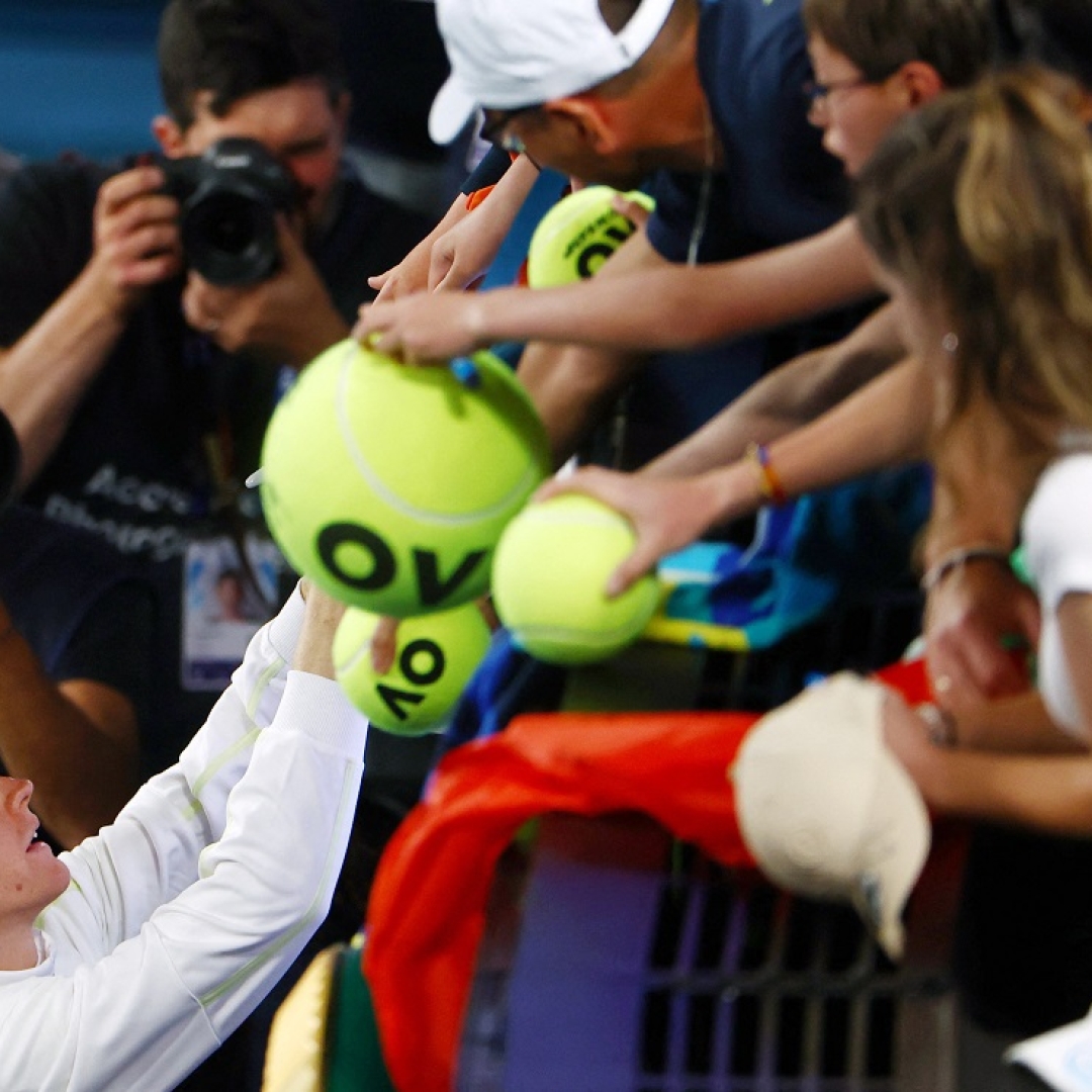 Jannik Sinner enfrentará Alexander Zverev na final do Australian Open 2025