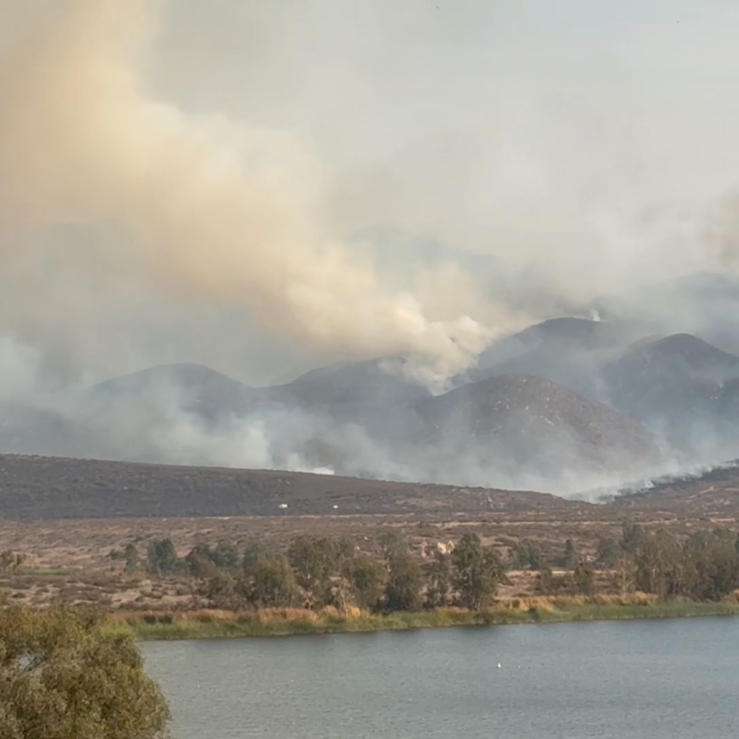 Chuva pode piorar situação de comunidade costeira próxima a Los Angeles após incêndios