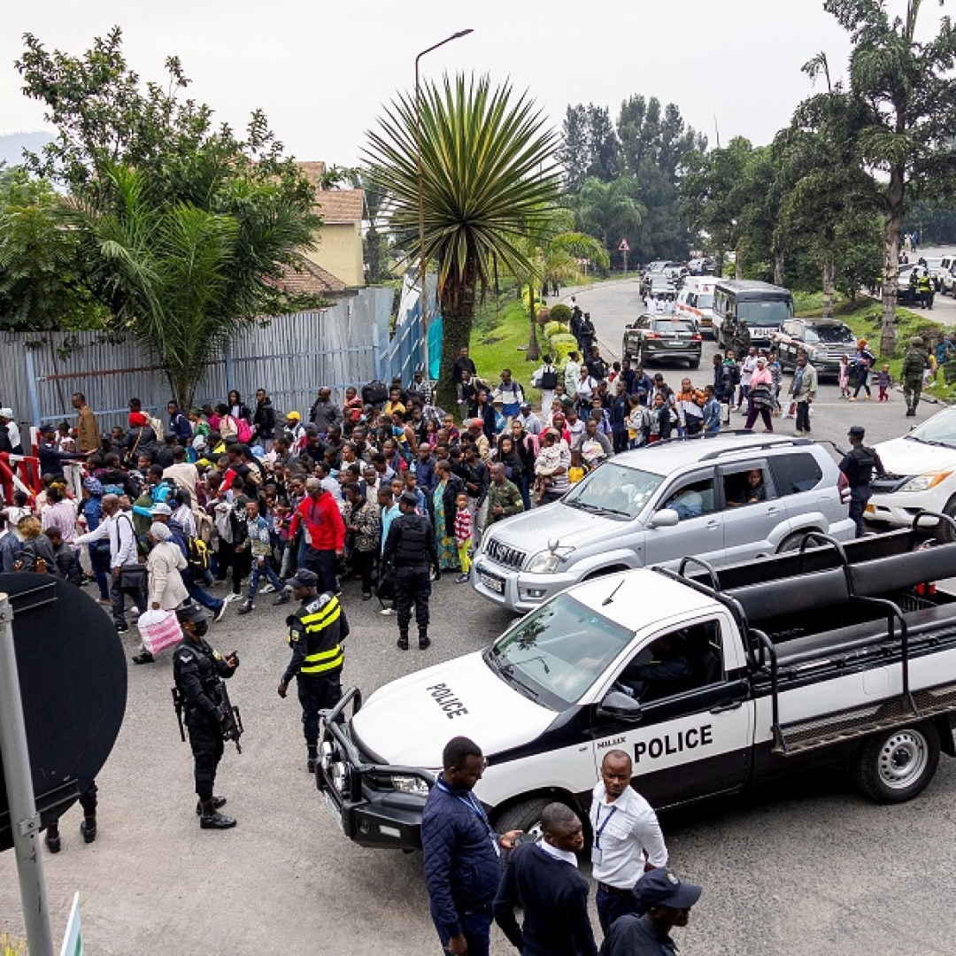 Rebeldes apoiados por Ruanda marcham para o centro da maior cidade do leste do Congo