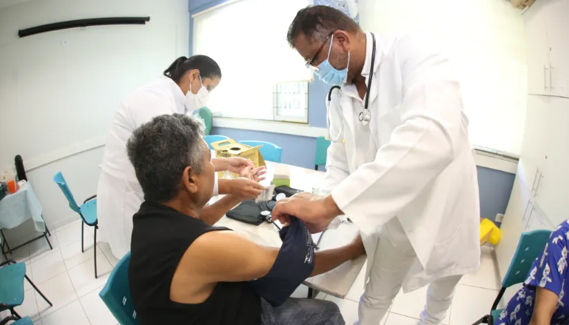 Novembro Azul terá ações de prevenção ao câncer de próstata em Maringá