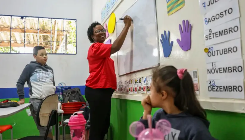 Governo oferece bolsas de R$ 500 para estudantes de licenciatura