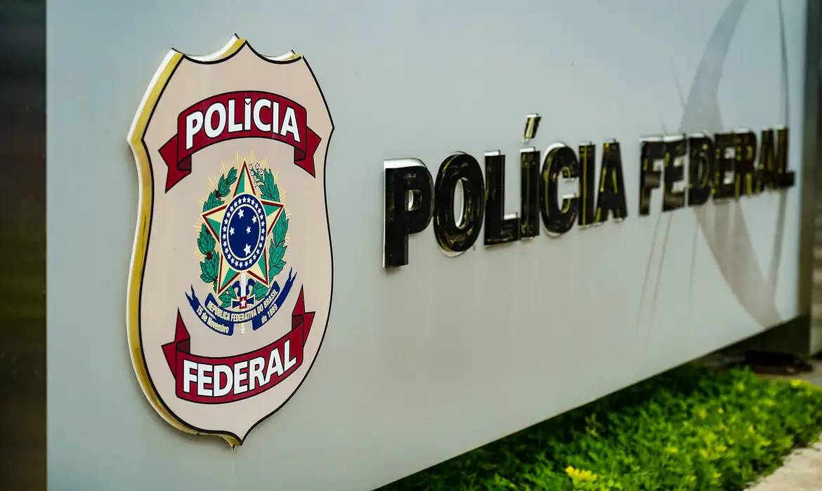 Polícia Federal desarticula grupo de fintechs suspeito de movimentar R$ 6 bilhões para organizações criminosas