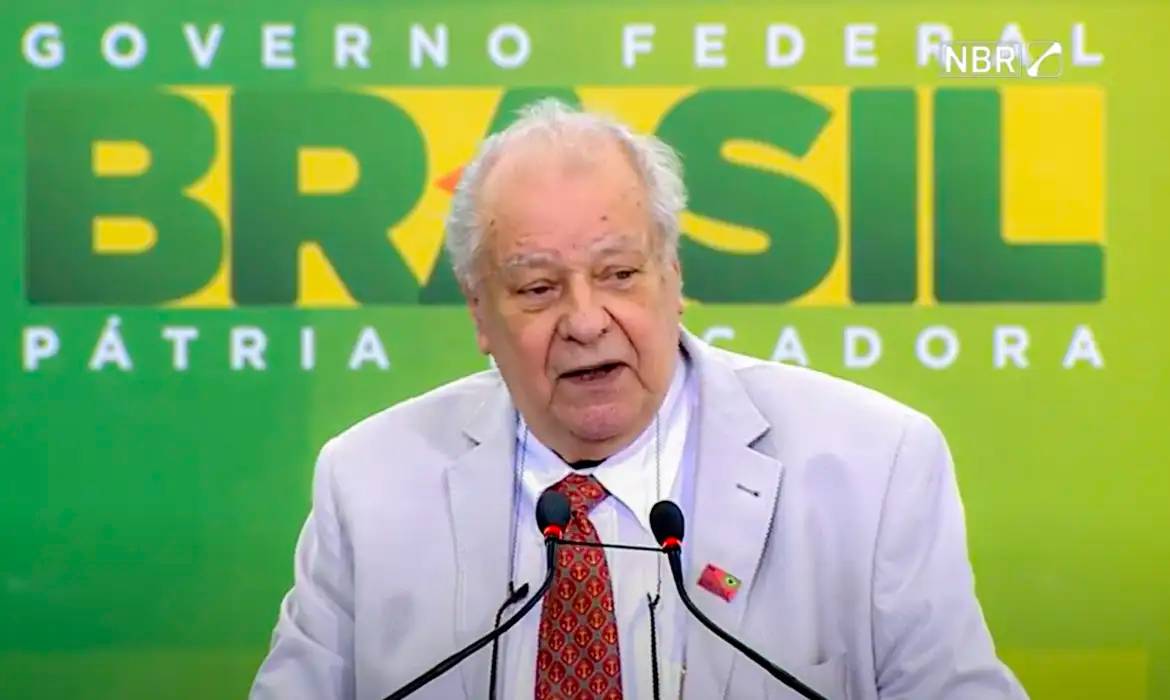 Falece o cientista Rogério Cezar de Cerqueira Leite