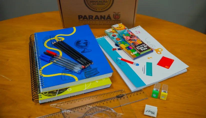 Paraná distribui kits escolares para alunos em 2025