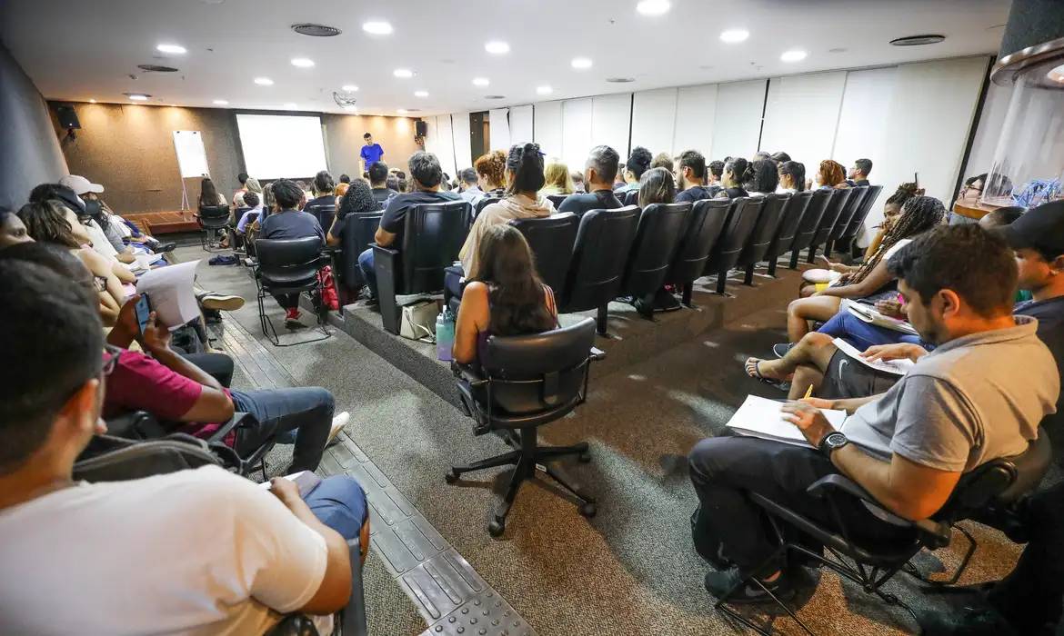 Candidatos do CPNU devem enviar prova de títulos até esta quinta-feira