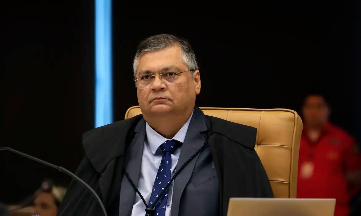 Ministro do STF encaminha representação à PGR sobre repasse de emenda para projeto de saúde no DF