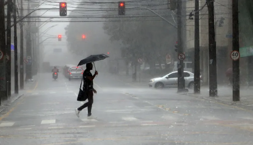 Grandes volumes de chuva são esperados no Paraná