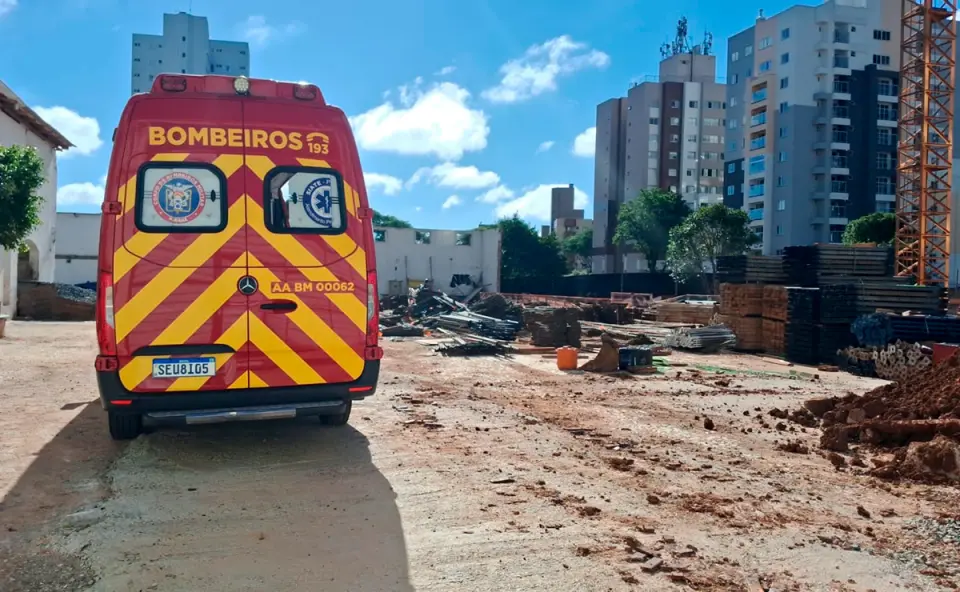 Trabalhador escapa de acidente em obra de prédio em Curitiba