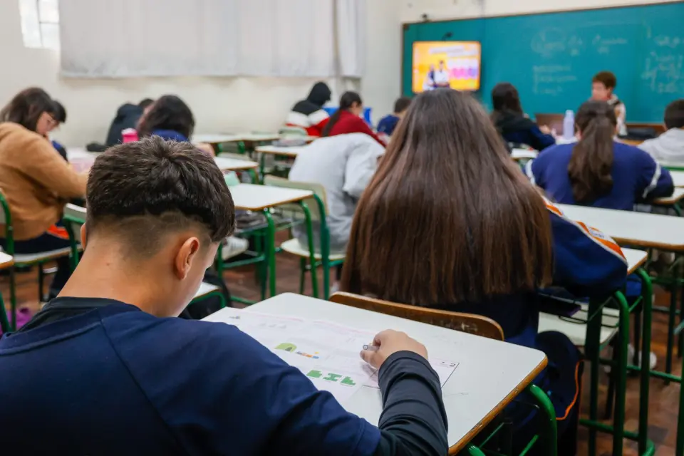 Tribunal de Justiça do Paraná suspende edital do programa Parceiro da Escola