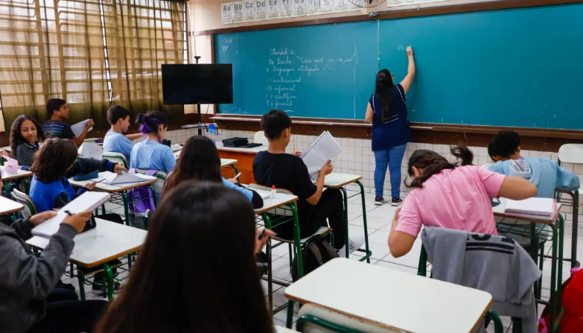 Justiça suspende terceirização de gestão de escolas estaduais no Paraná